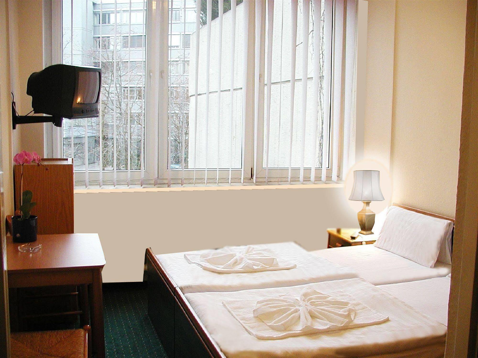 City Hotel Ansbach Am Kadewe Berlin Bagian luar foto