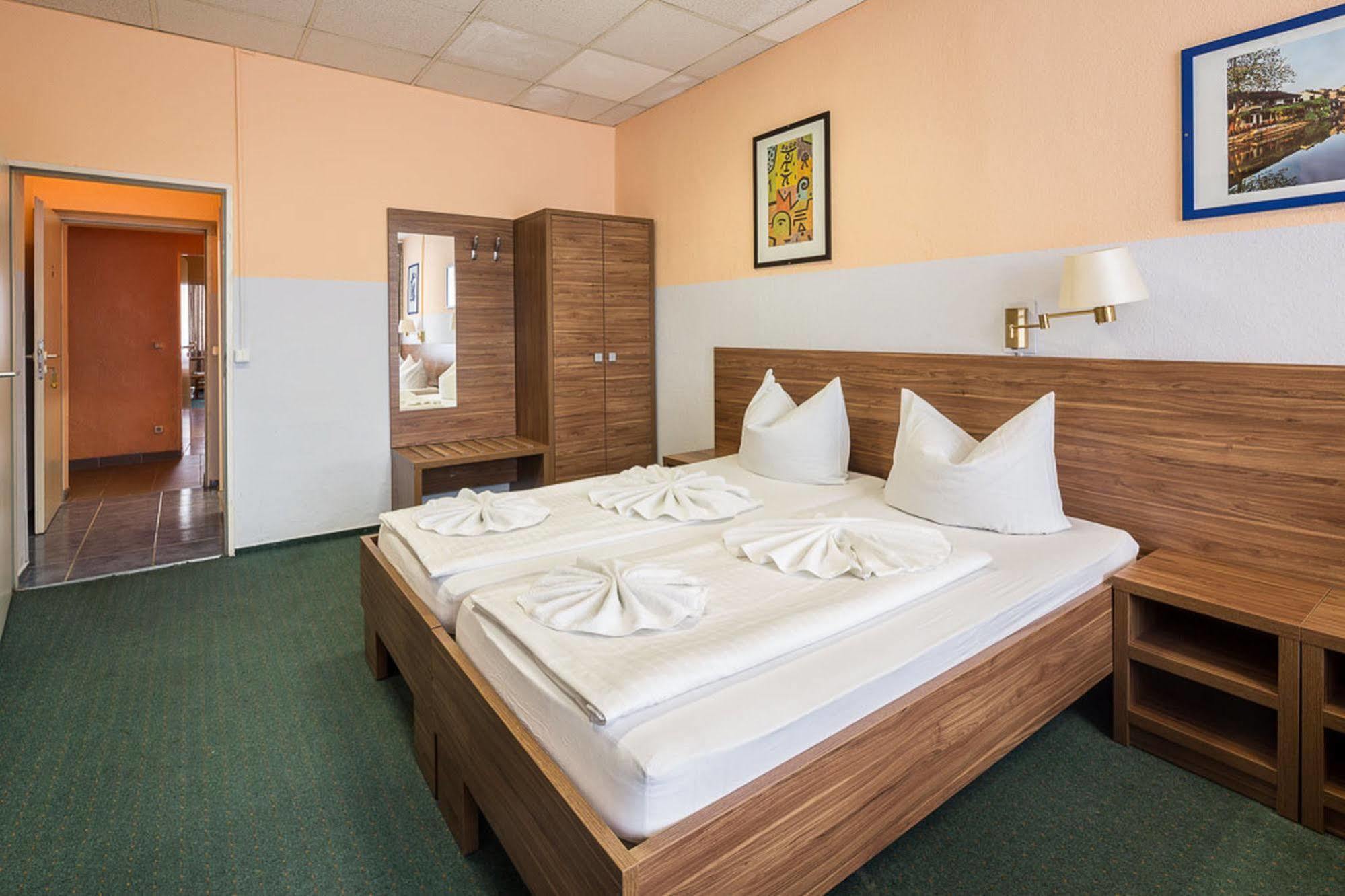 City Hotel Ansbach Am Kadewe Berlin Bagian luar foto
