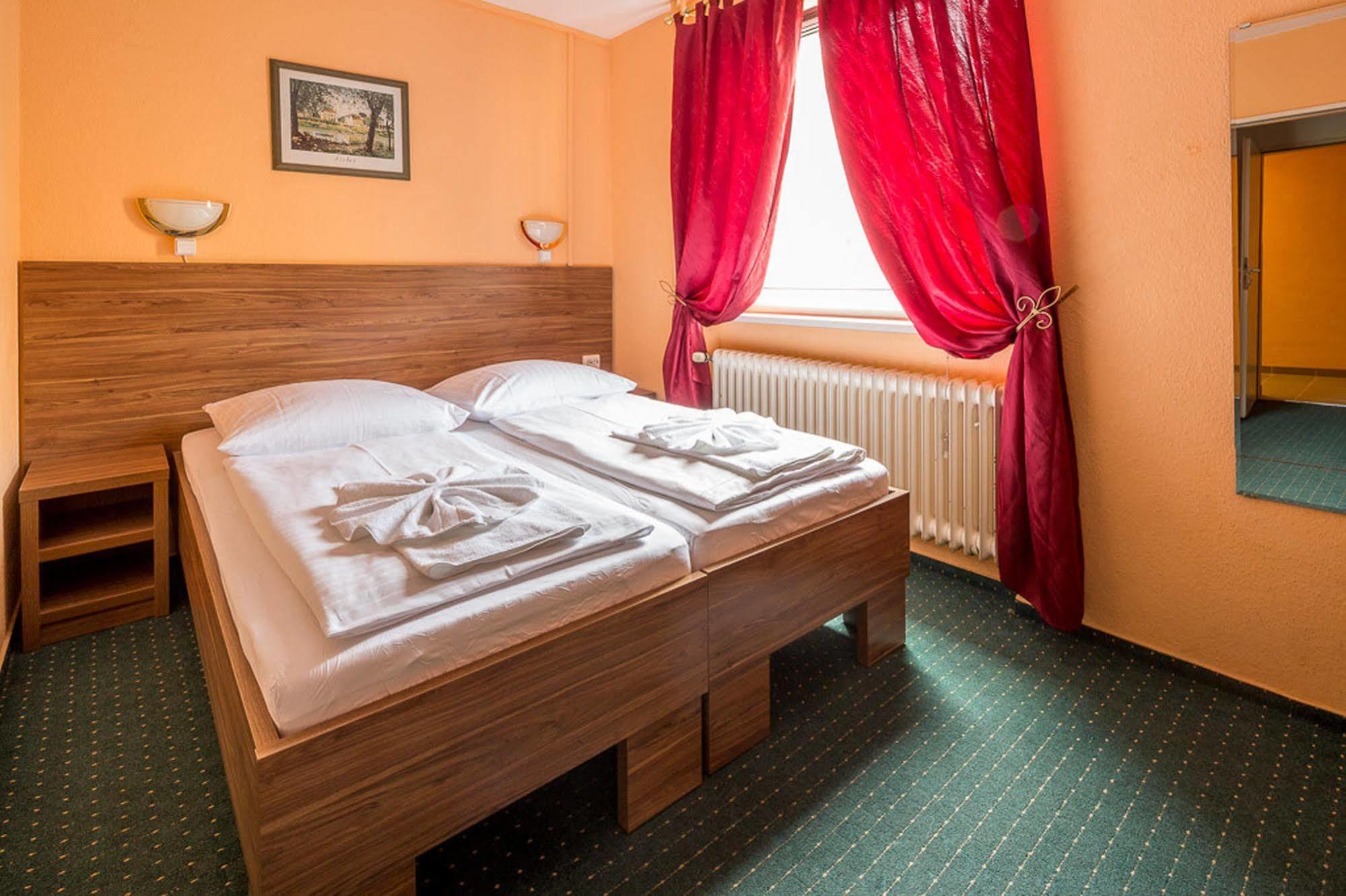 City Hotel Ansbach Am Kadewe Berlin Bagian luar foto
